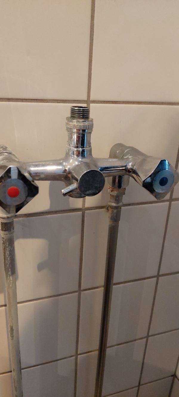 Udskiftning af blandingsbatteri