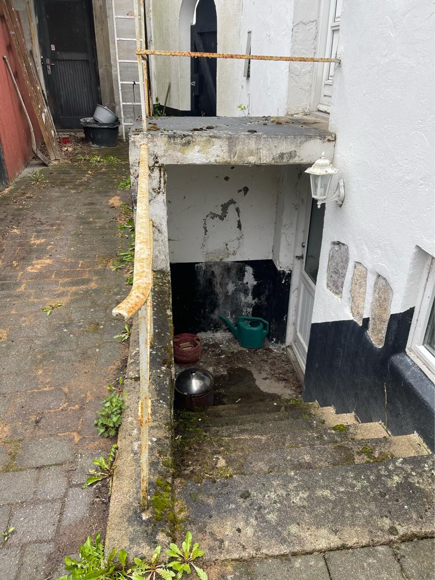 Kælderskakt pudses op