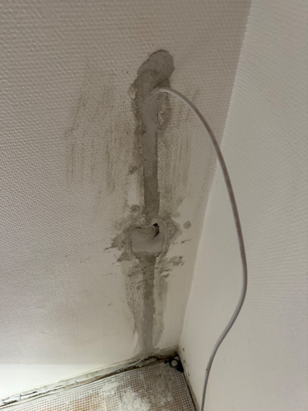 Montering af 3 stikdåser i vægge.