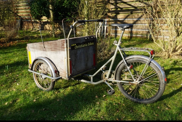 Afhentning af væg klaver i kbh N, og en ladecykel i Næstved