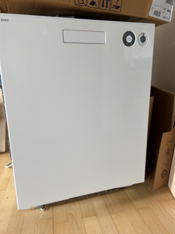 Båret 2 hvidevare ned fra 1 sal og kørt 500 meter