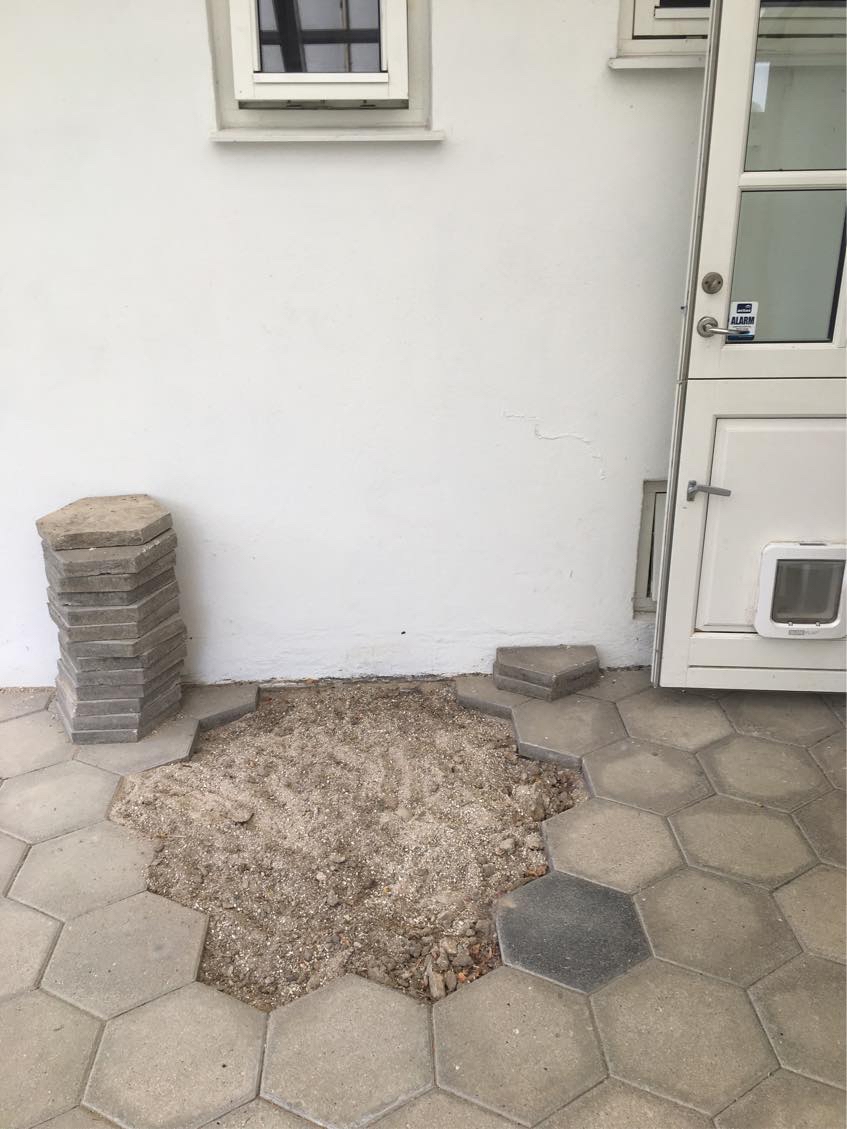 Lagt 15 fliser på lille område på en terrasse