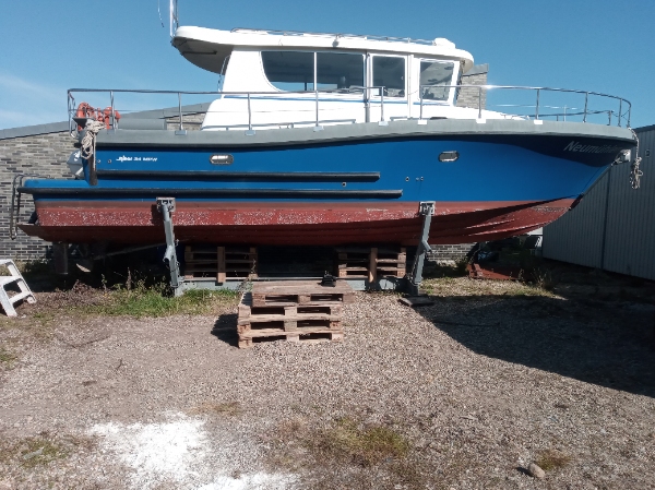 Bundmaling af båd, maling leveres af mig.