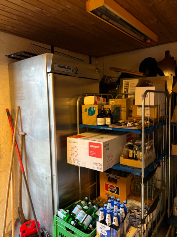 Afhentning af industri køleskab, opvaskemaskine, friture, ovn, kummefryser