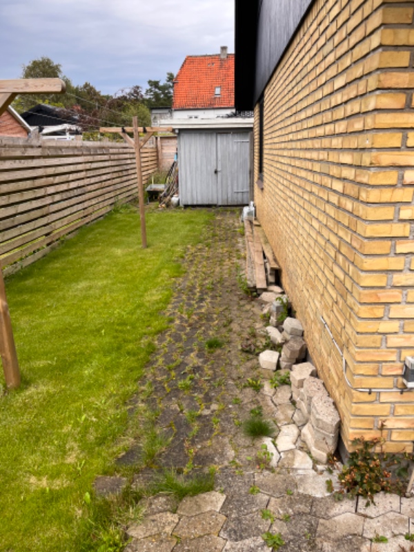 Rydde havestykke og gøre klar til græssåning