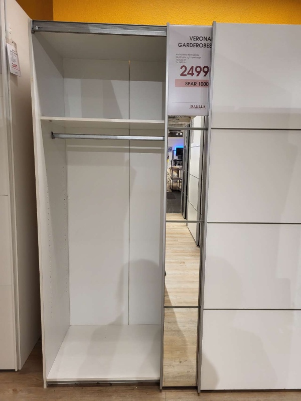 Samling / montering af garderobeskab
