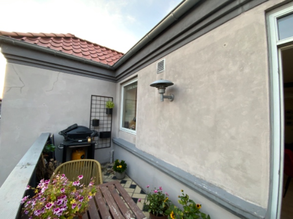 Opsætning og montering af Elektrisk markise samt den skal bæres op på 2. Sal.