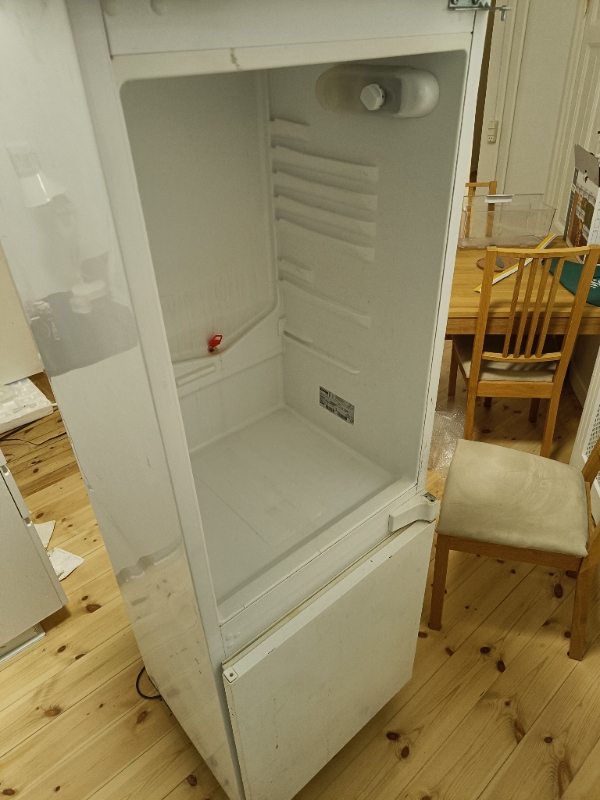 Afhentning af køleskab