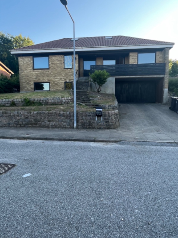 Malet træværk udenvendigt