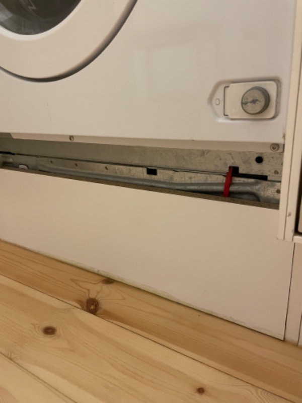 Vaskemaskine lækker vand + radiatorer reagerer ikke