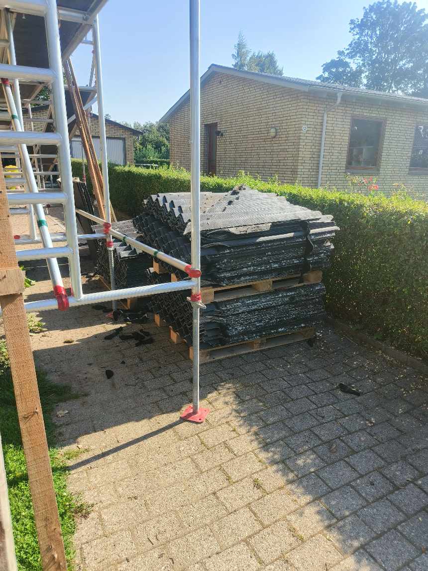Afhentning tagplader. Fra årgang 90