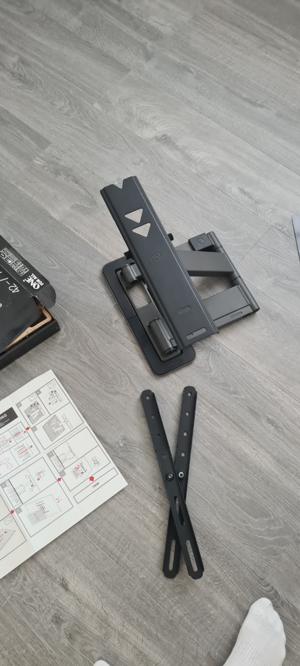 Montering af 55' tv på gipsvæg