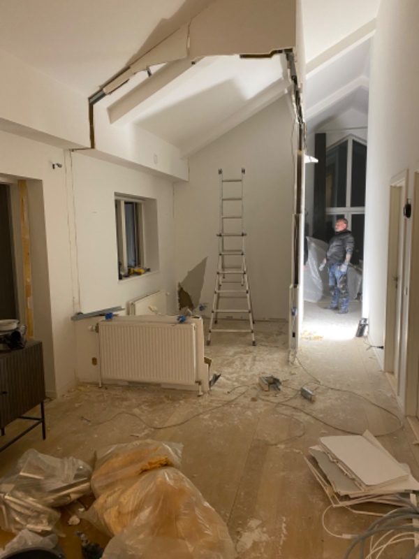 Afhentning af byggeaffald fra nedrivning af vær 15 kvm gips,stål,træ