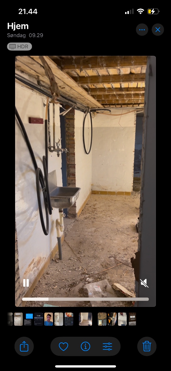 Bank kældergulv op, grav jord ud (ca 22cm) og bortskaf jord. Ca 80m2