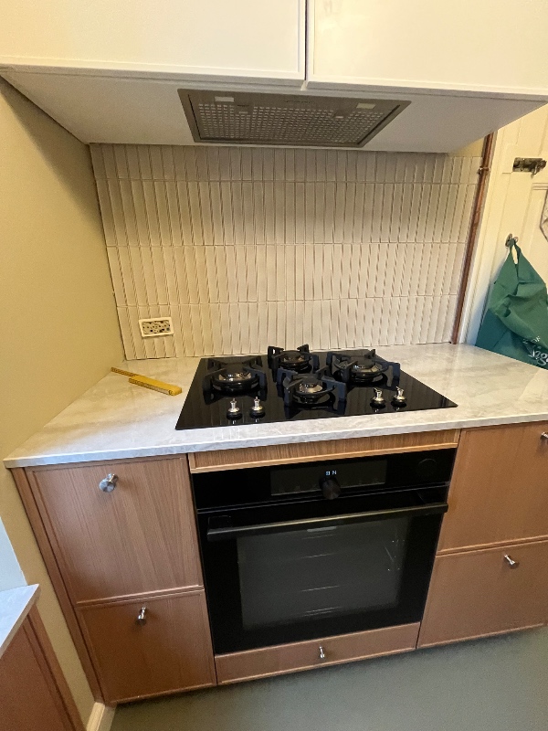 Fugning omkring fliser samt spartel