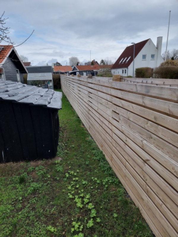 Plankeværk skal males på begge sider