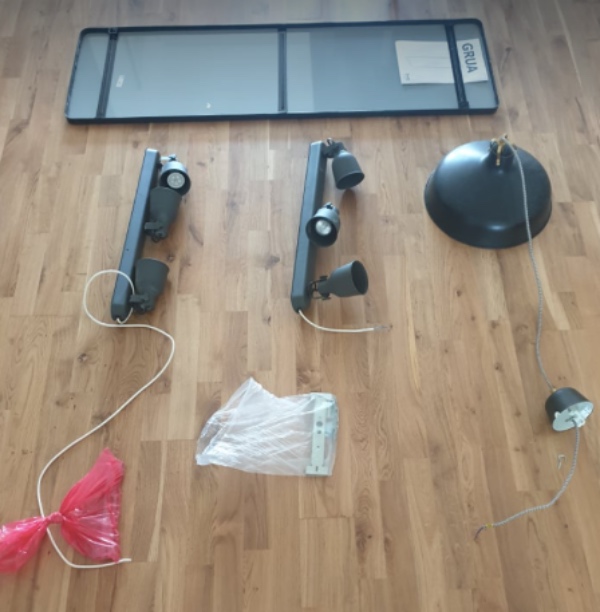 Opsætning af lamper og spejl