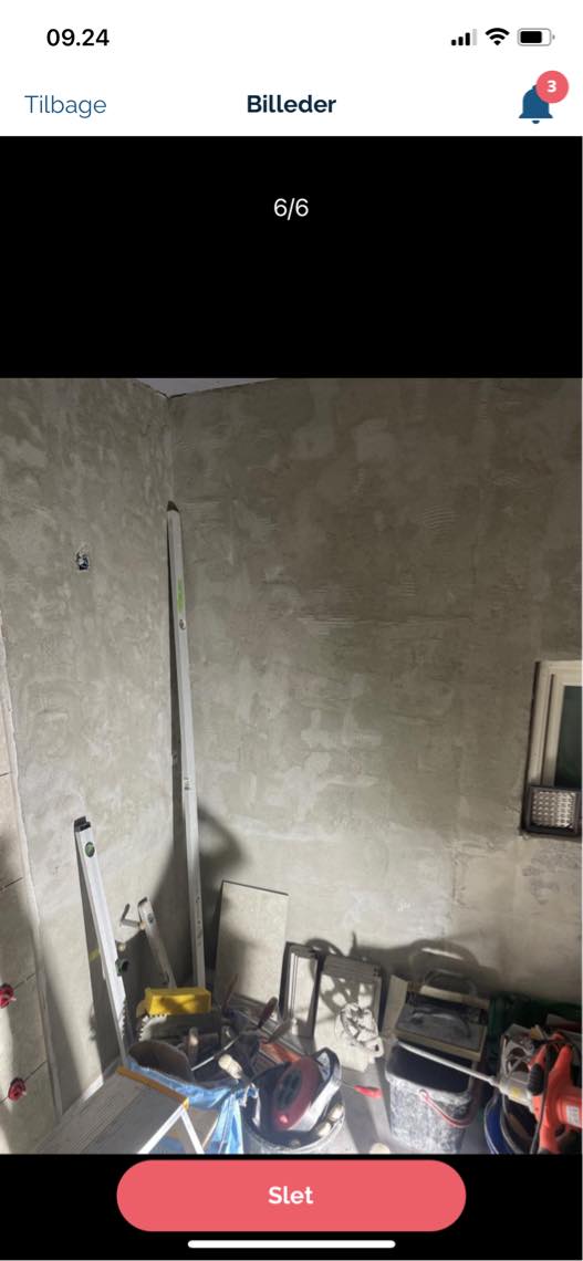 Spartel, filt og maling på vægge og loft.