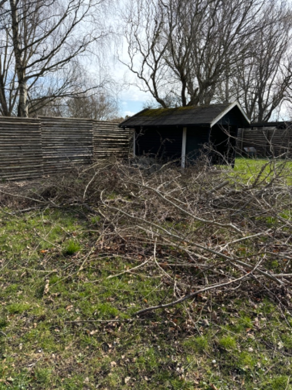 Haveaffald og lidt andet afhentning og bortkørsel