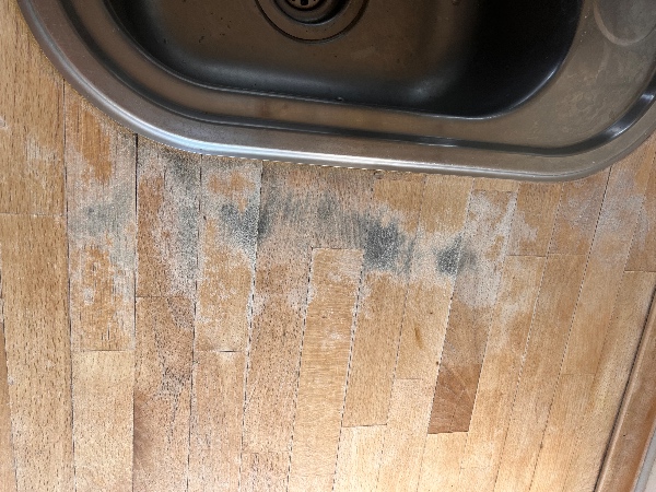 slibning og oliering af køkkenbord