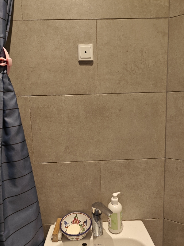 Opsætning af badeværelsesskab