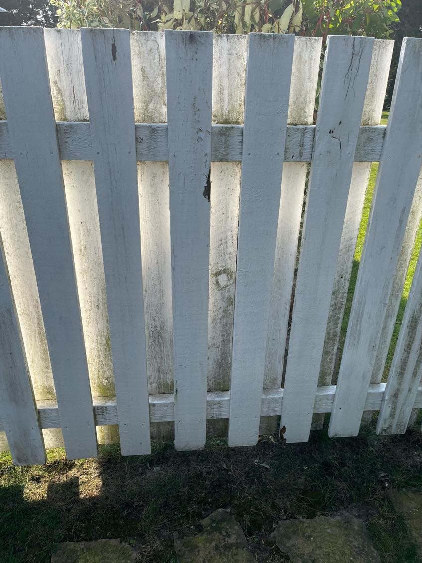 Skifte planket på plankeværk