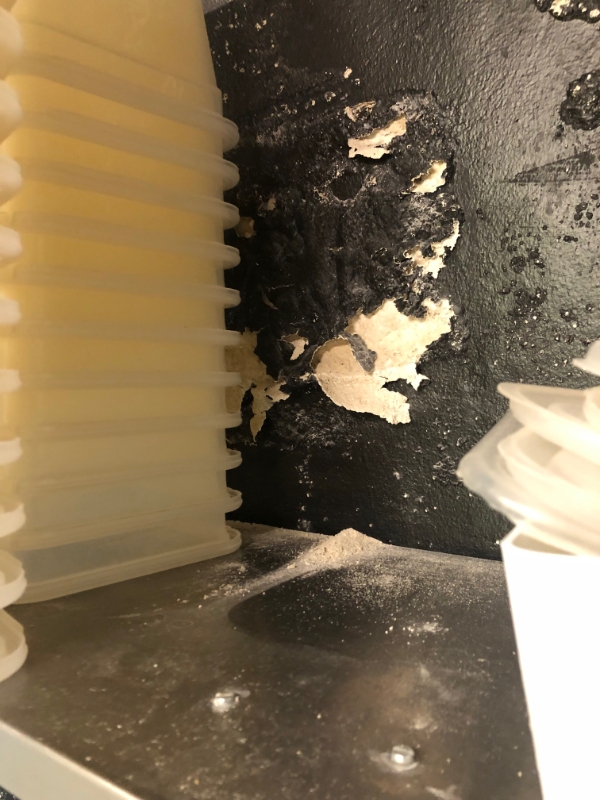 Væg der skal lappes.