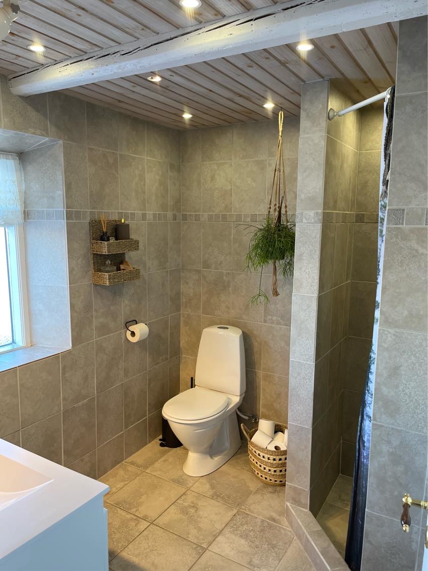 Installere ventilator på badeværelse