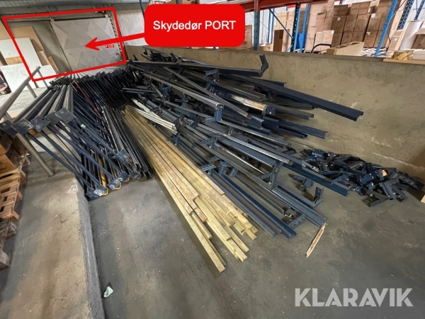 Hjælp til pallereol-transport