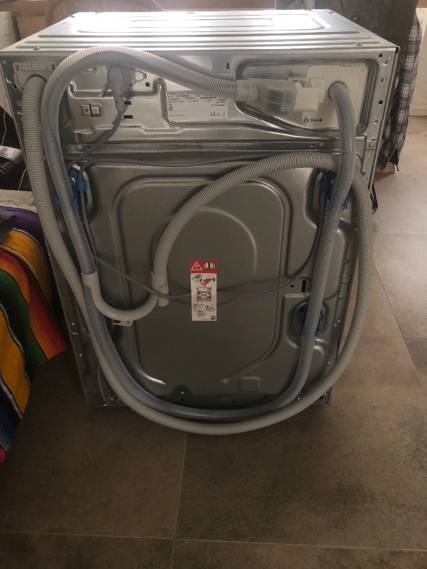 montering af vaskemaskine, med eltilslutning og vand/afløb