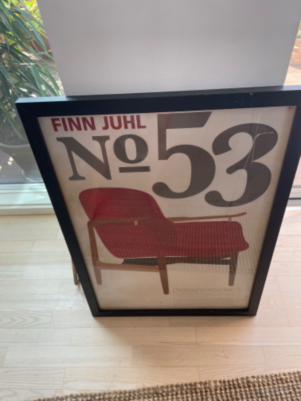 Opsætning af diverse på beton væg