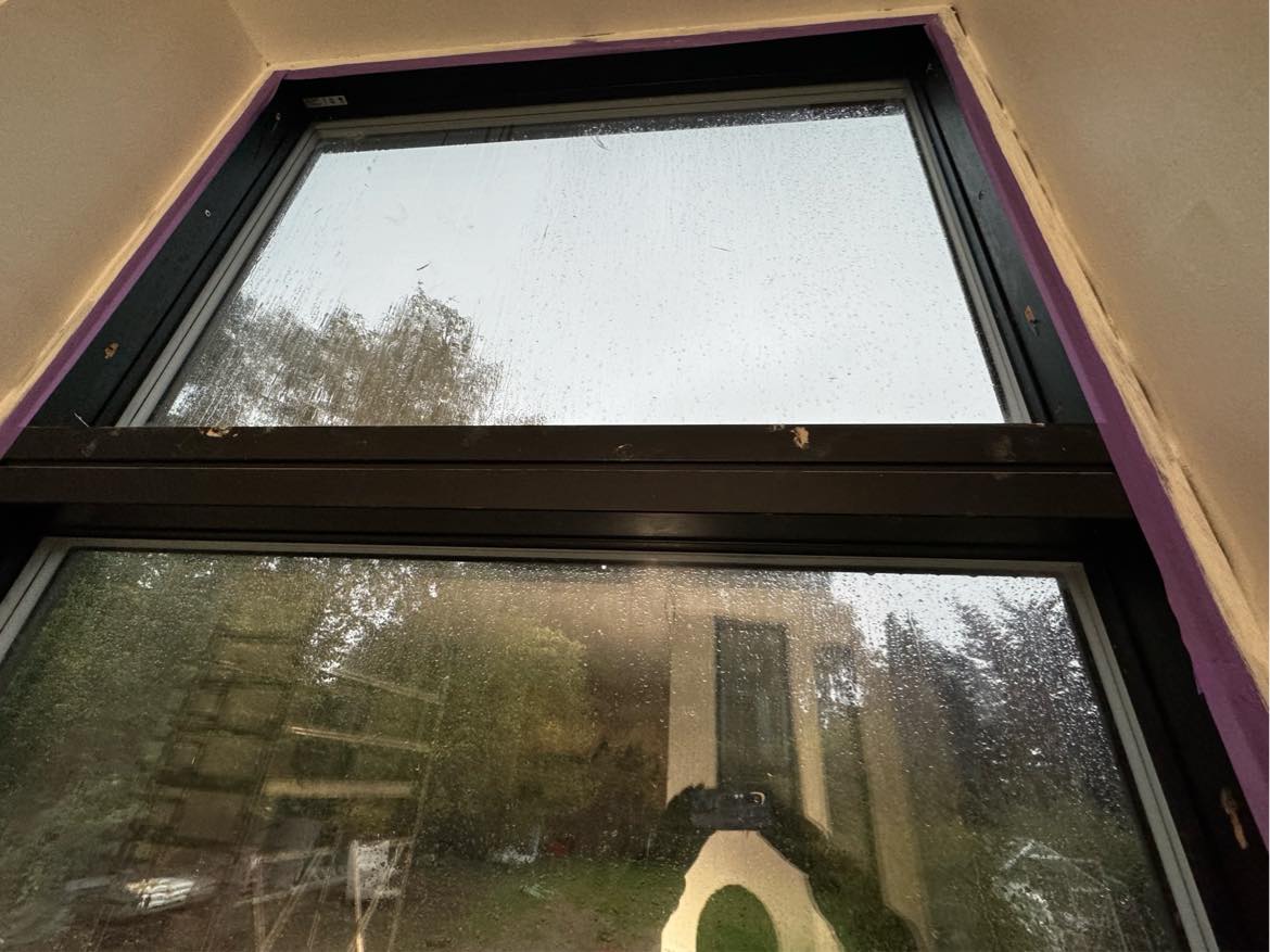 Fugekyndig til Fugning af 7 vinduer indvendig