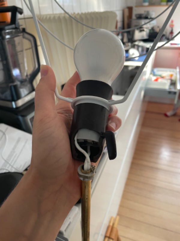 Reperation af Le Klint lampe (ødelagt fatning)