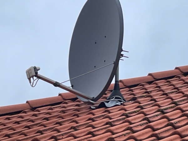 Nedtagning af parabol og stangen den er monteret på