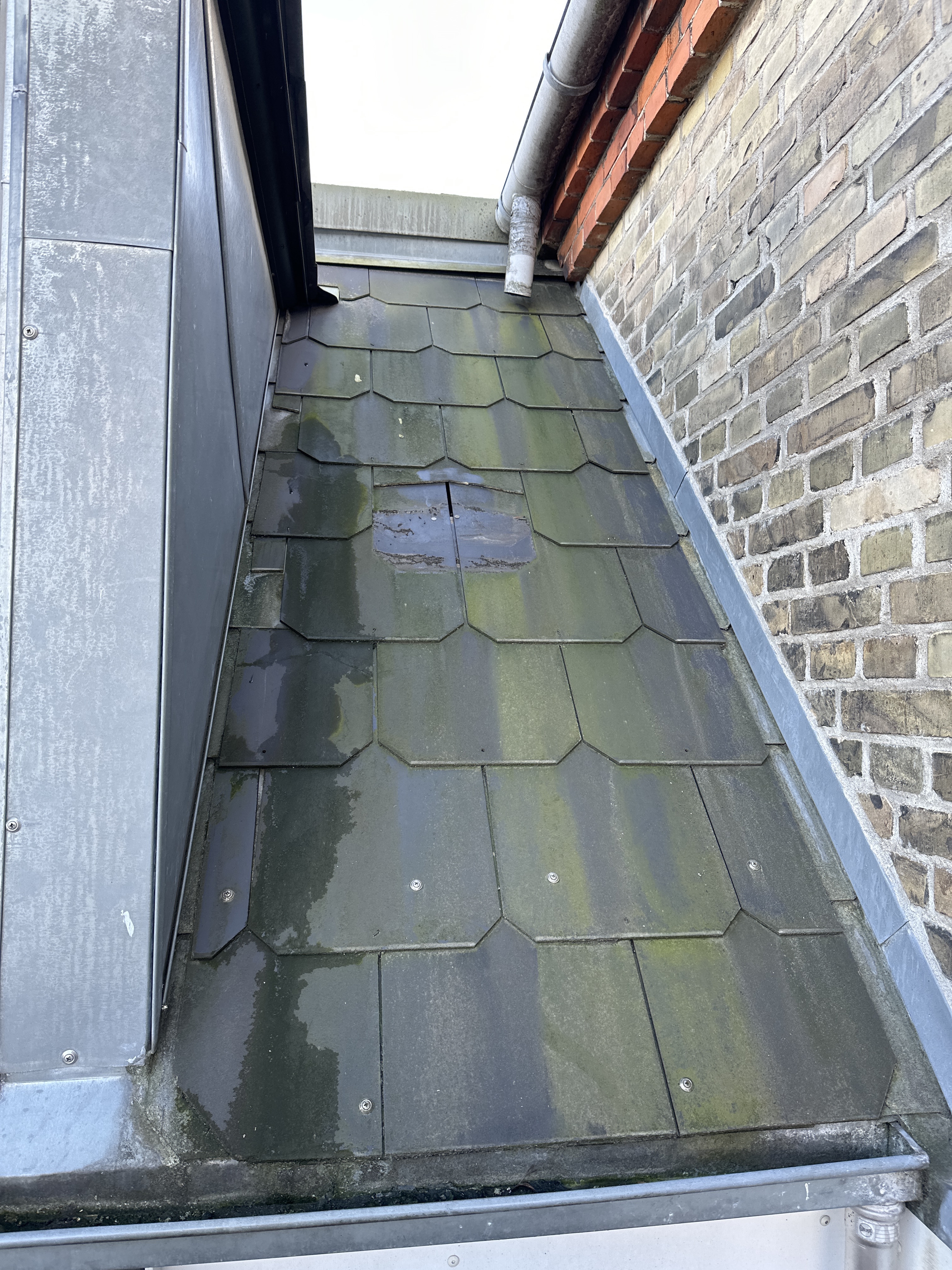 Ny tagsten (kan nemt tilgåes stående fra altan) - skriv gerne på §§§§§§§§§ for mere info