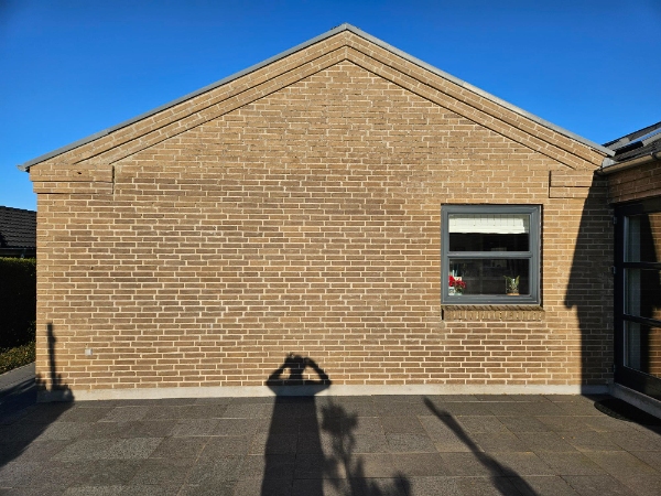 Udskiftet fuger i gavlene på mit hus, kun i de områder som er i dårlig stand.