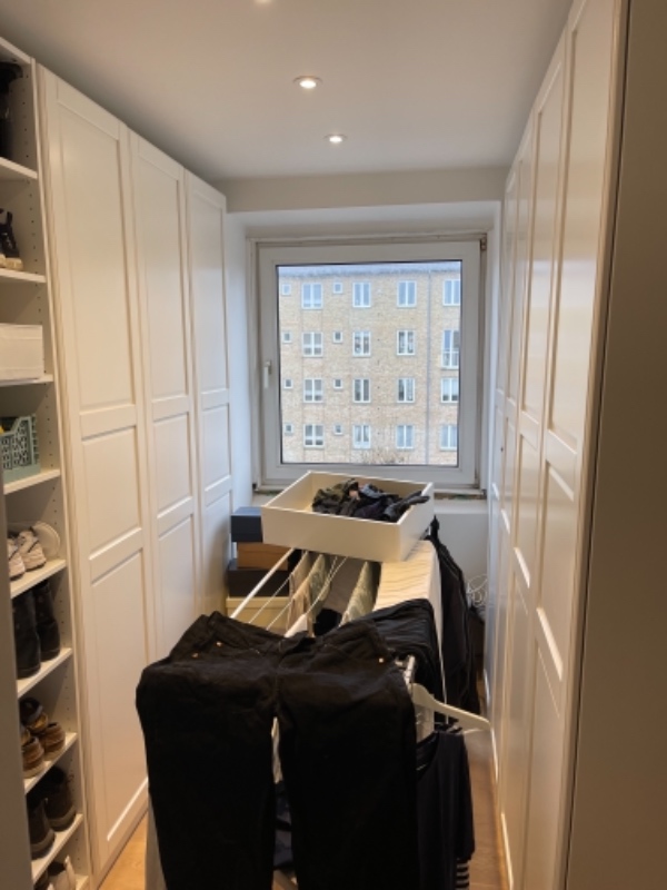 Skille og samle PAX skabe