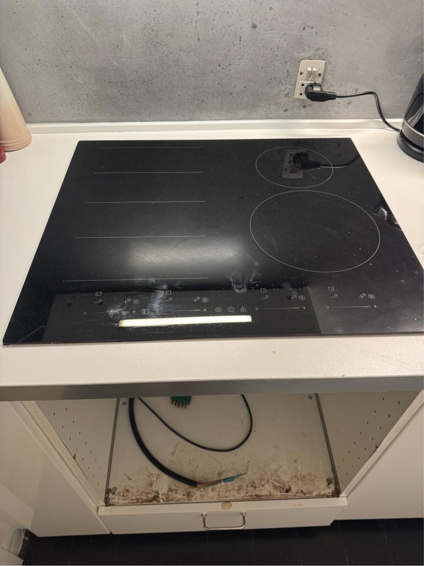 Montering af ovn og kogeplade