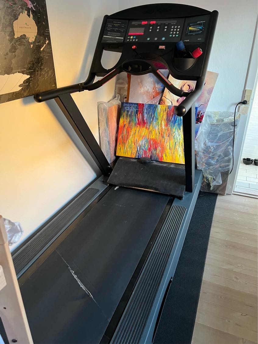 Udskiftning og vedligehold af løbebånd (flade man løber på)