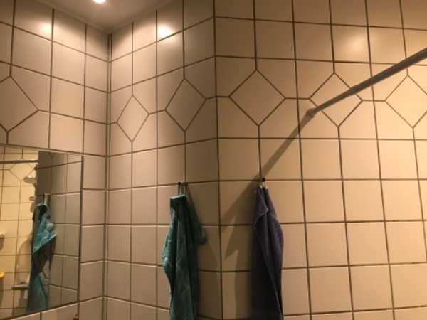 Fuld rengøring lille badeværelse