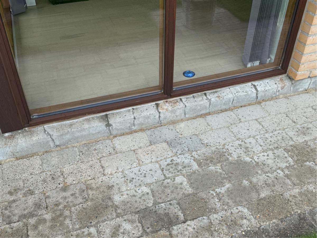 Sokkel reparation + skift af dilatationsfuge i mur