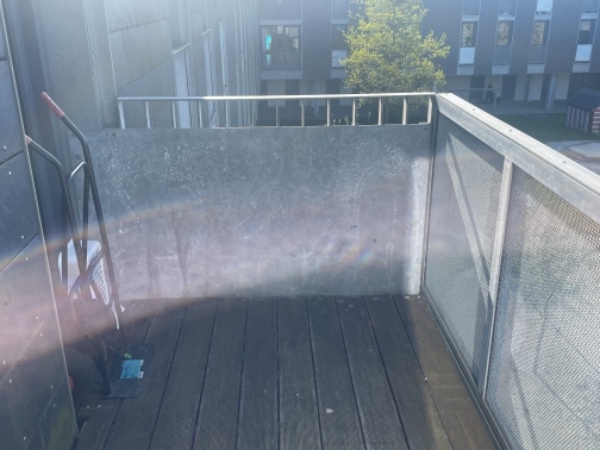 Grundig rengøring af altan