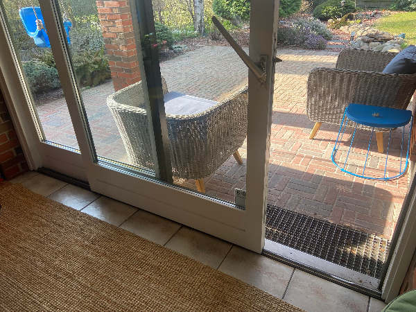 Terrassedør hænger fast