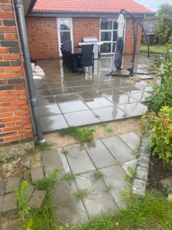 Lægning af fliser på terrasse