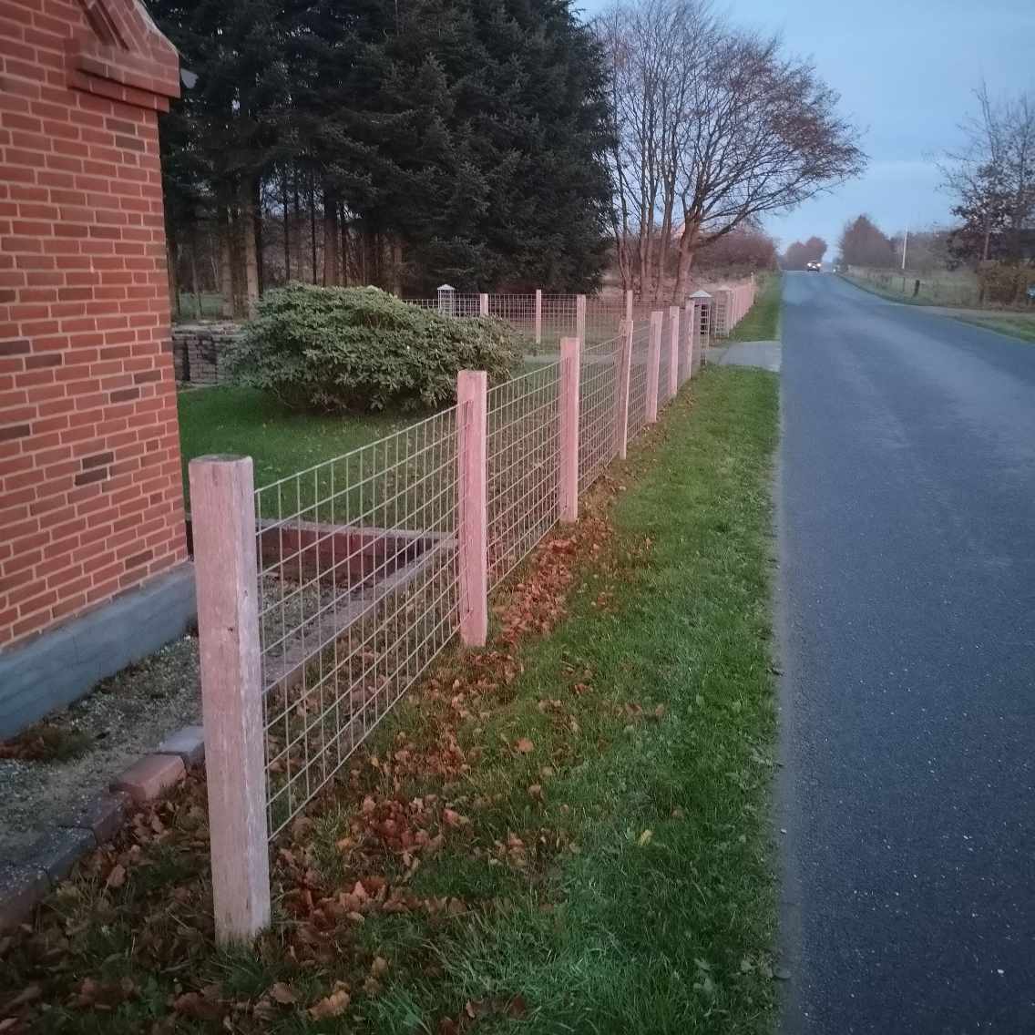 Opsætte hegn