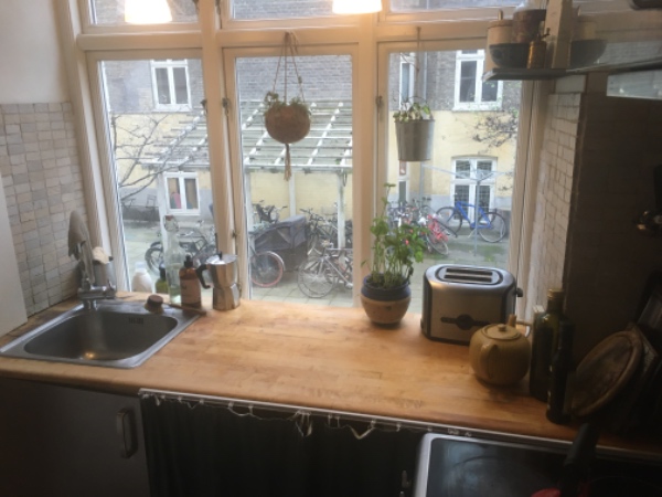 Montering af køkkenbordplade