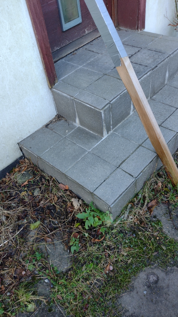 rep. af udendørs to trins trappe samt opsætning af gelænder