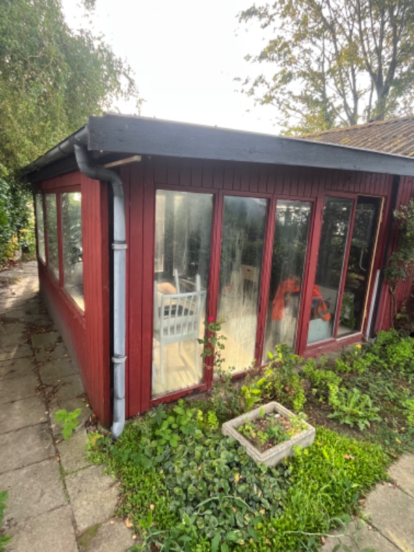 Nedrivning og bortkørsel af skur og udestue