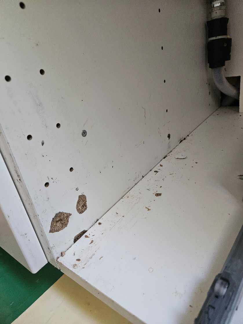 Samling og montering af ikea køkken skuffe