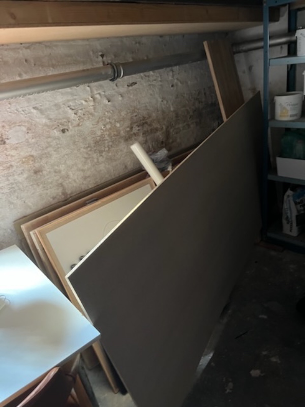 Storskraldsfjerning: Mursten og træ